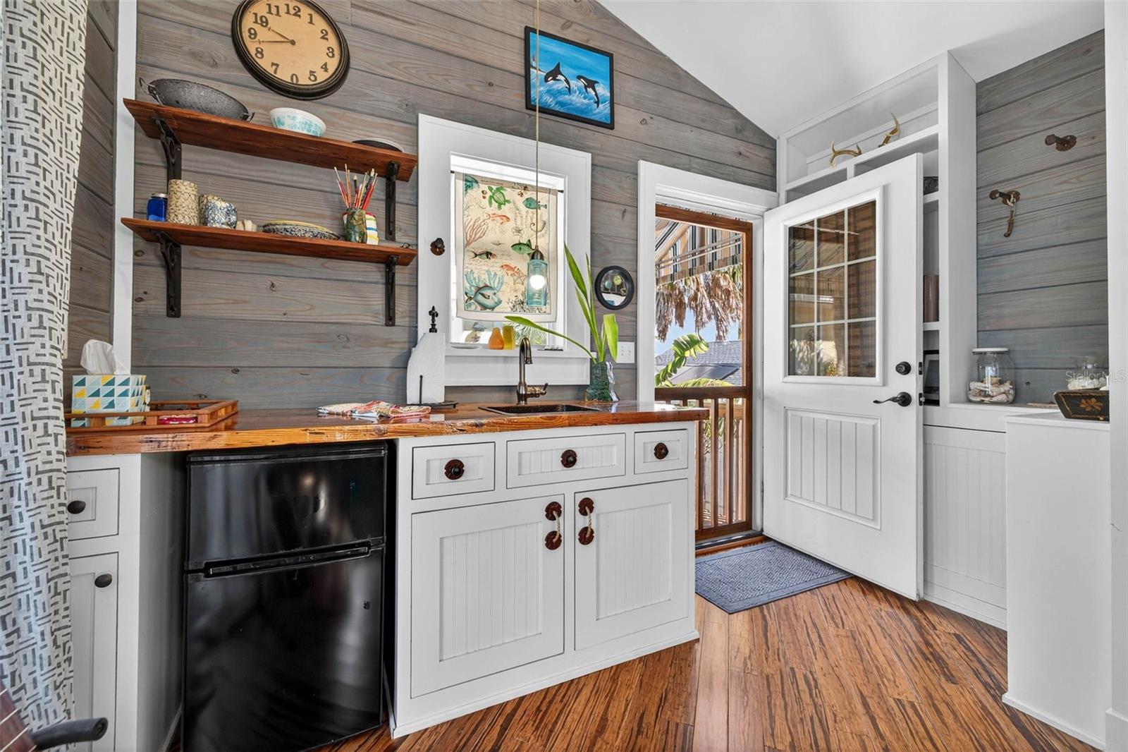 MOREY BEACH - Residential