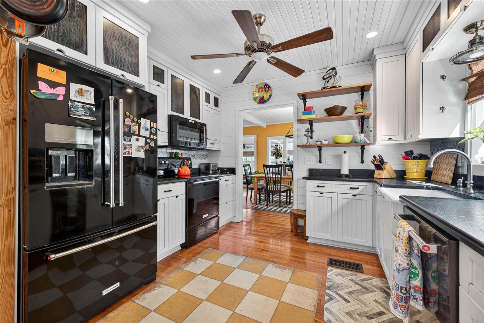 MOREY BEACH - Residential