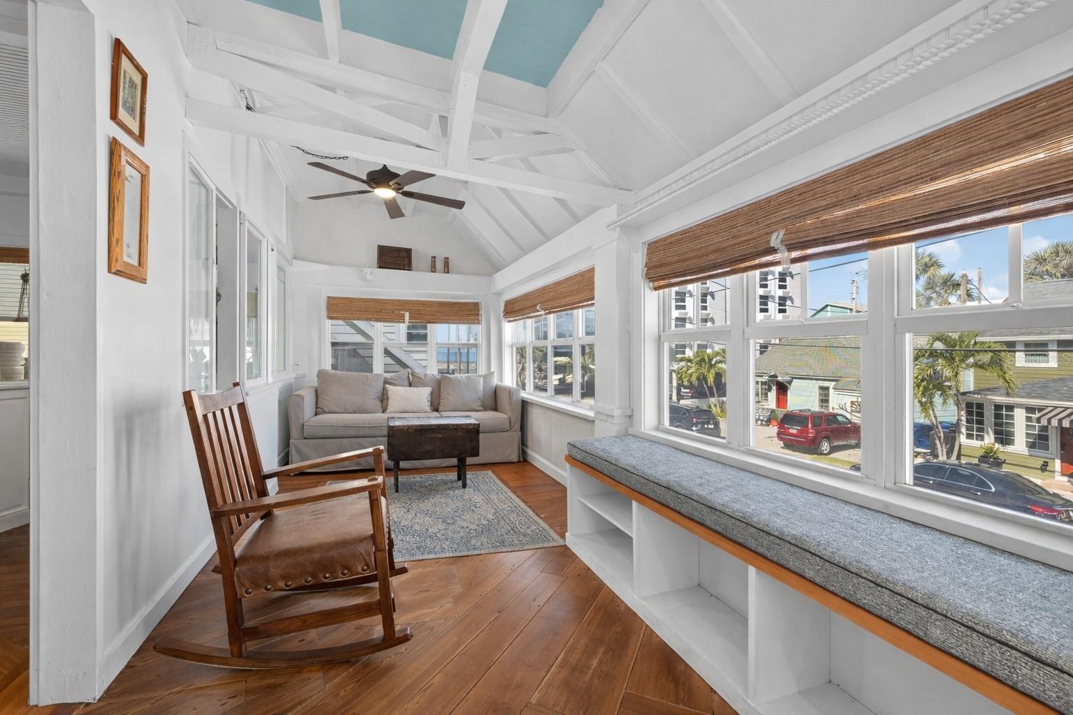 MOREY BEACH - Residential