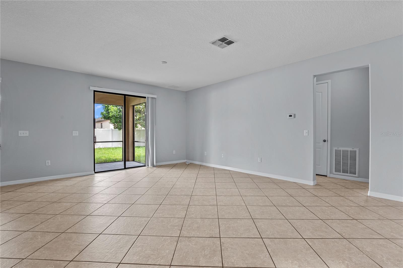 SUMMERFIELD CROSSINGS VILLAGE 2 TR - Residential Lease