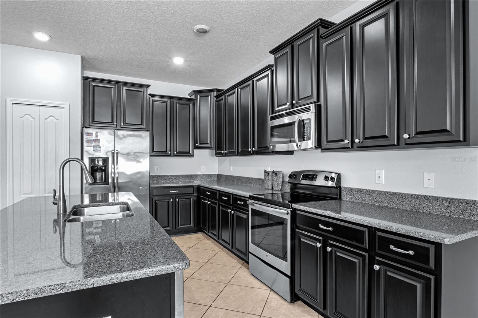 SUMMERFIELD CROSSINGS VILLAGE 2 TR - Residential Lease