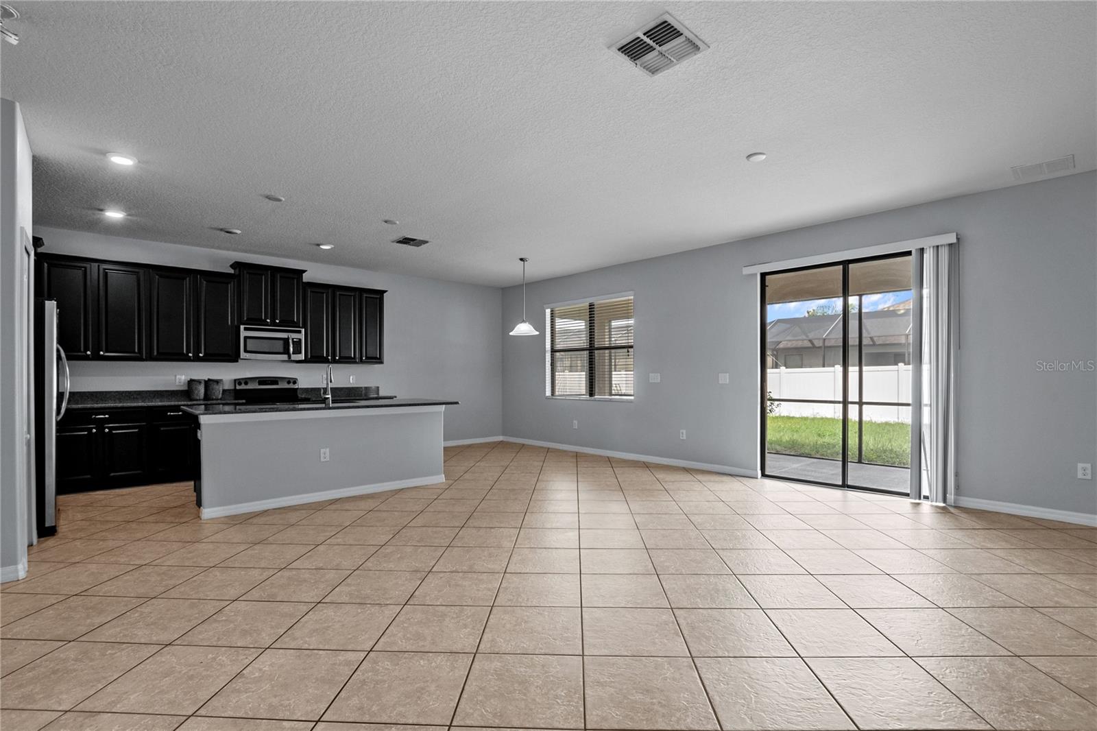 SUMMERFIELD CROSSINGS VILLAGE 2 TR - Residential Lease