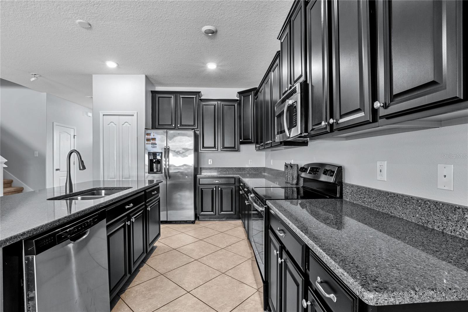 SUMMERFIELD CROSSINGS VILLAGE 2 TR - Residential Lease