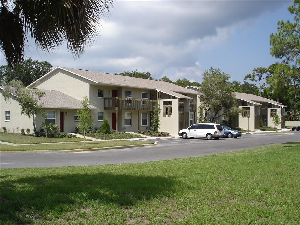 Small community (23 Units) on 2-1/2 acres. Close to waterfront park, downtown, skyway fishing pier, and attractions.