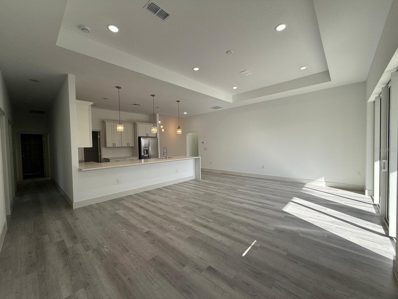 1231 S SAN MATEO DRIVE
