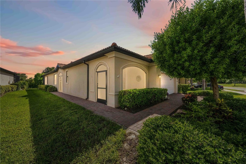 Photo of 10157 Fiddlewood Drive, Venice, FL 34293 (MLS # D6148753)