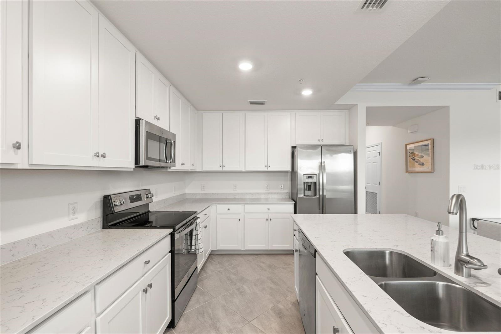 TERRACE VI AT LAKEWOOD NATIONAL PH I - Residential