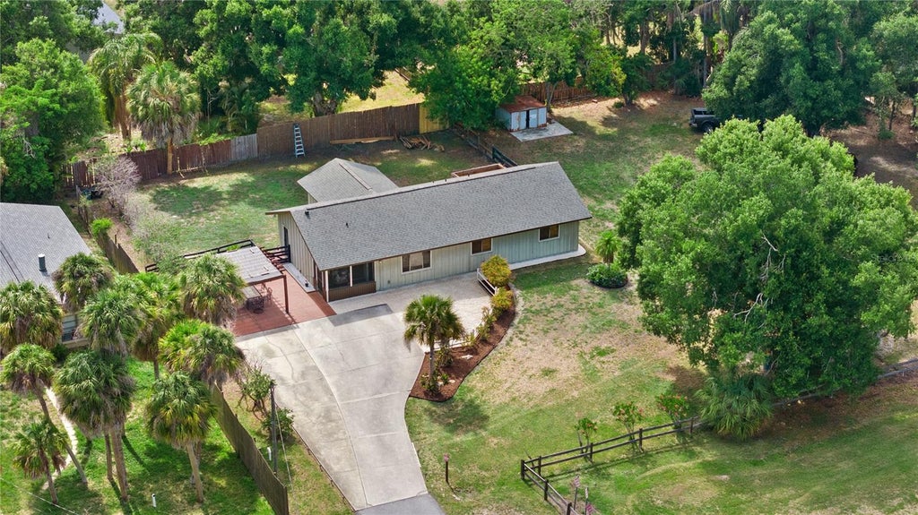 Photo of 4842 Nutmeg Avenue, Sarasota, FL 34231 (MLS # A4710437)