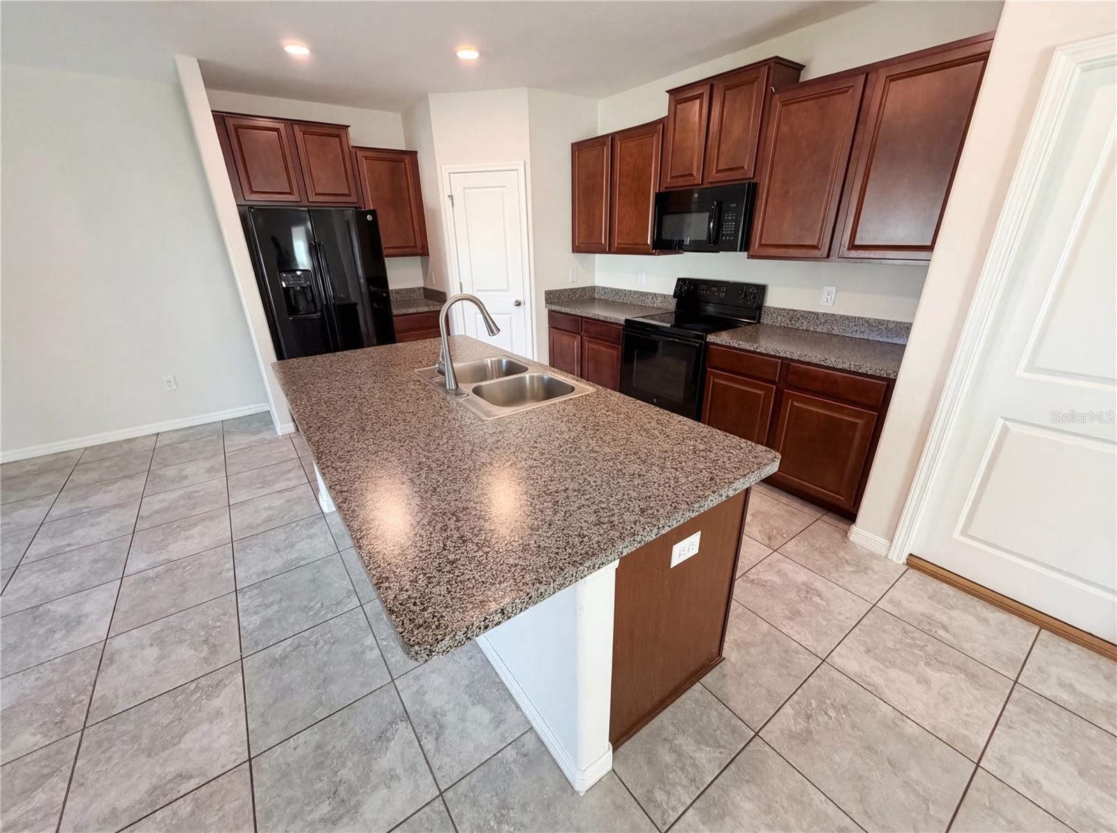 SUNSHINE VILLAGE PH 2 - Residential