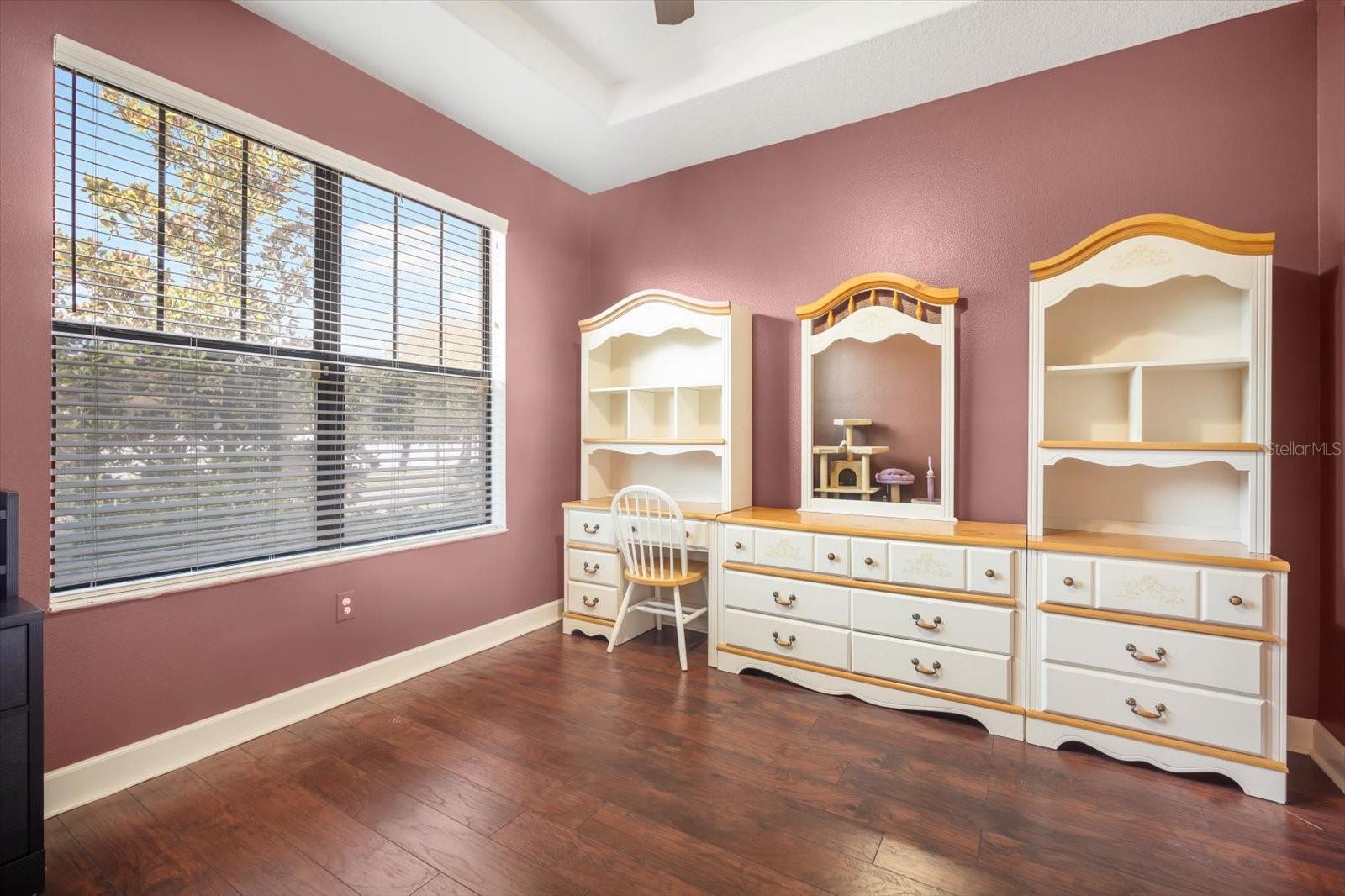 OAK CREEK - Residential