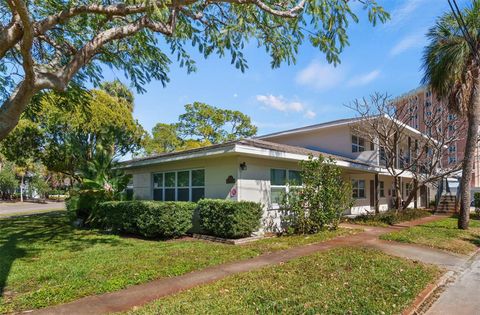 Photo of 1121 Beach Drive NE, St Petersburg, FL 33701 (MLS # TB8473451)