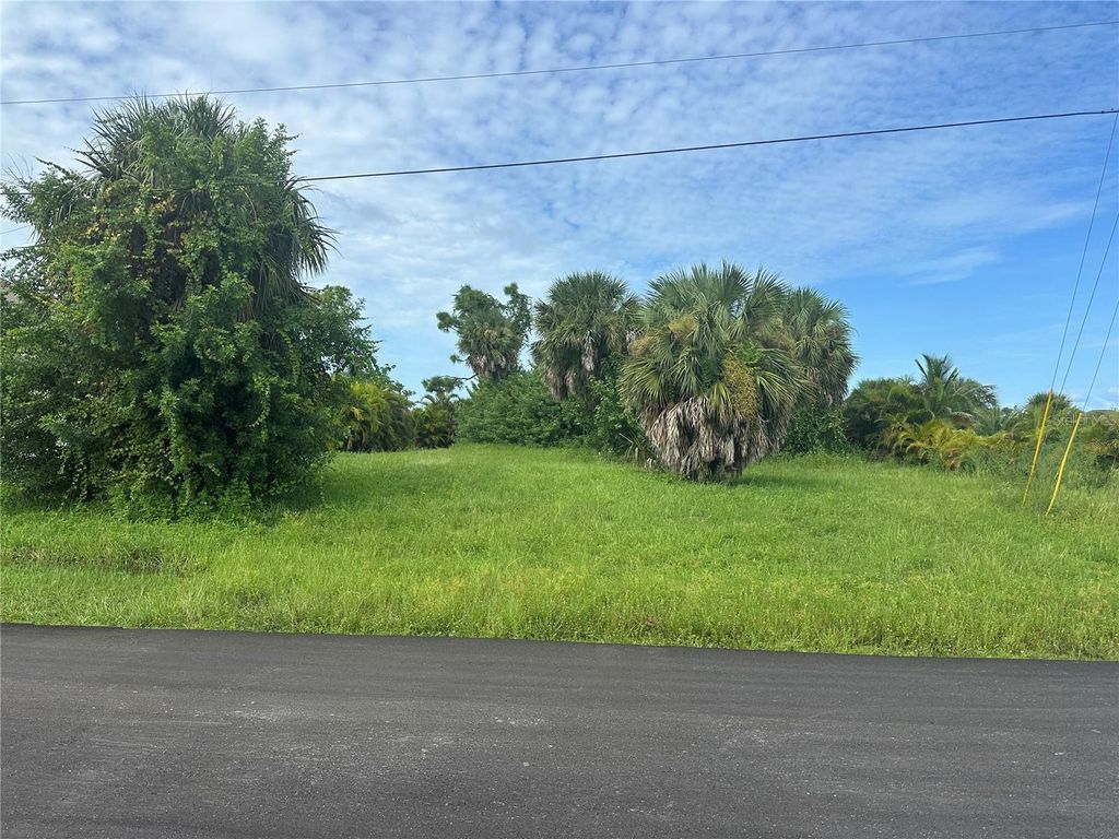 Photo of 42 Tee View Court, Rotonda West, FL 33947 (MLS # C7513917)