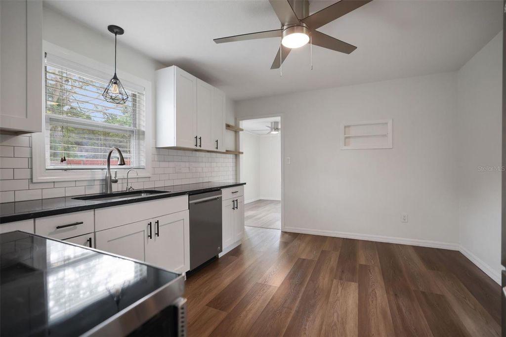 Photo of 1609 San Mateo Drive, Dunedin, FL 34698 (MLS # TB8427386)