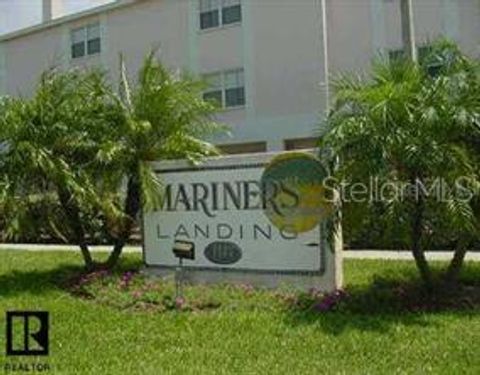 Townhouse in ST PETERSBURG FL 1117 PINELLAS BAYWAY.jpg