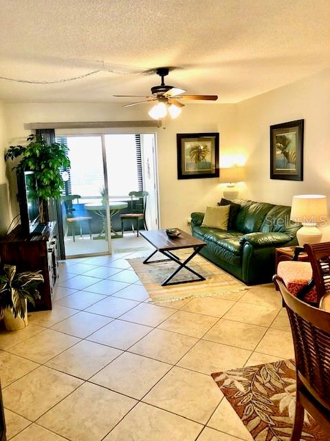 VILLA D ESTE SEC A - Residential Lease