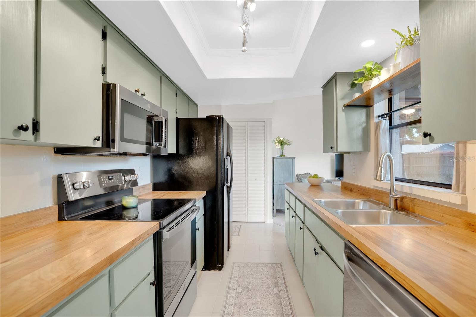 BELLE ISLE WEST - Residential