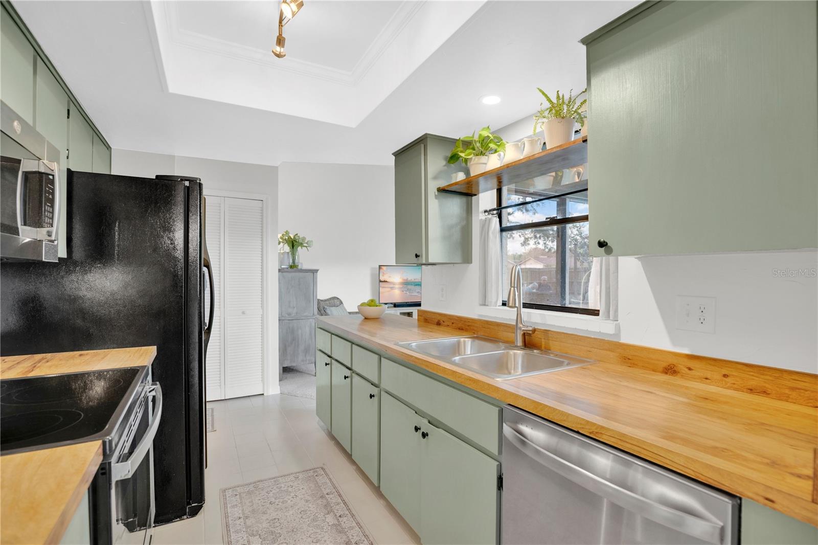 BELLE ISLE WEST - Residential