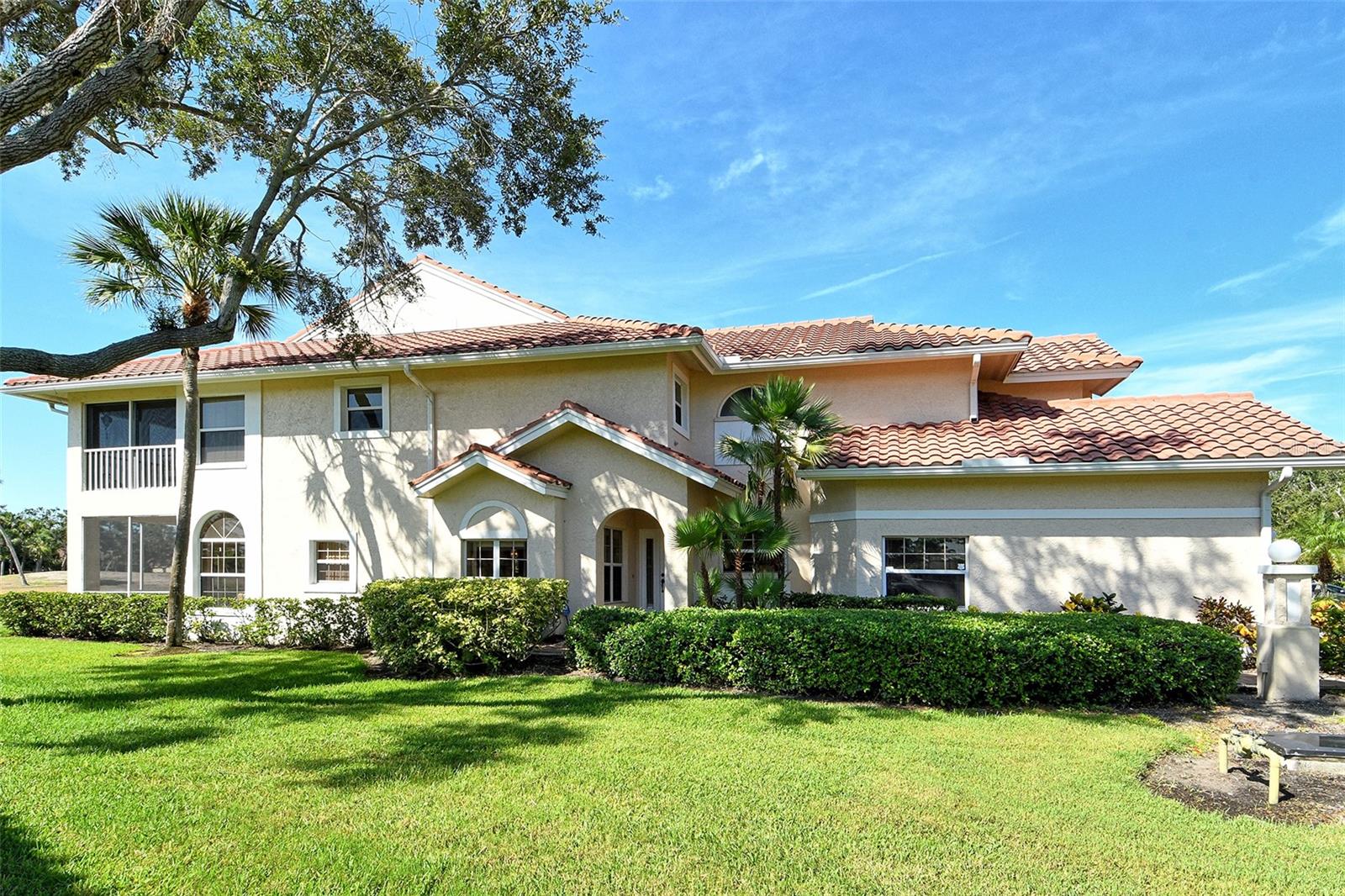 5598 GOLF POINTE DRIVE