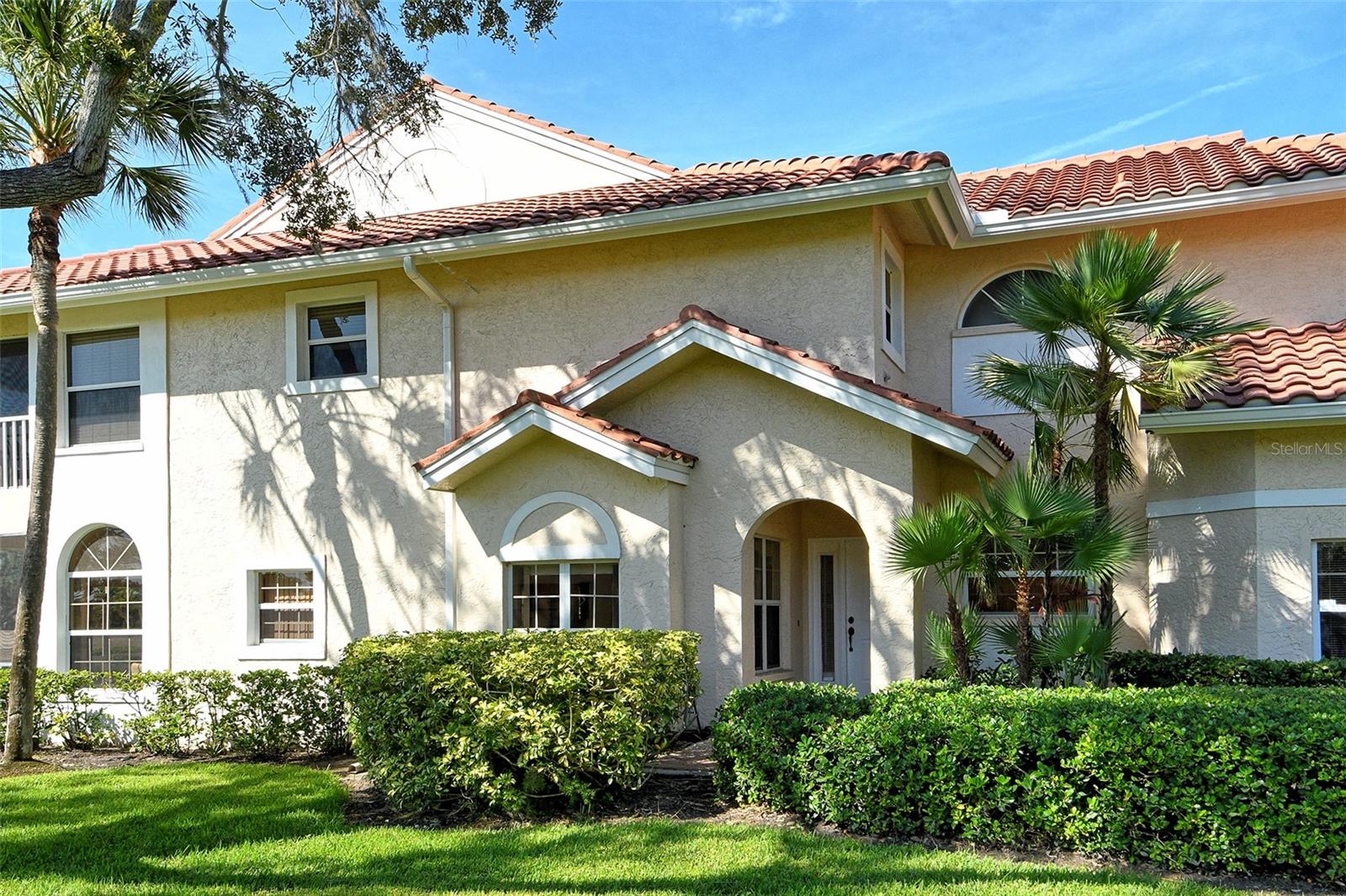 5598 GOLF POINTE DRIVE