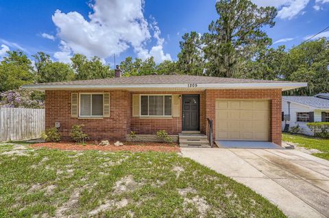1205 DELEON AVENUE LEESBURG FL 34748