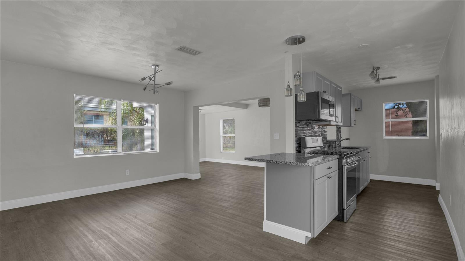 SOUTH CEDAR PARK - Residential