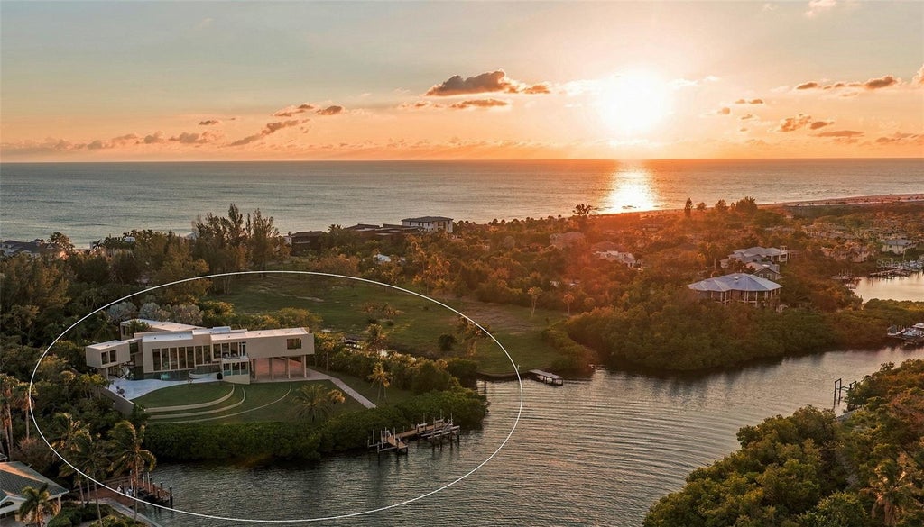 Photo of 6610 Gulf Of Mexico Drive, Longboat Key, FL 34228 (MLS # A4707514)