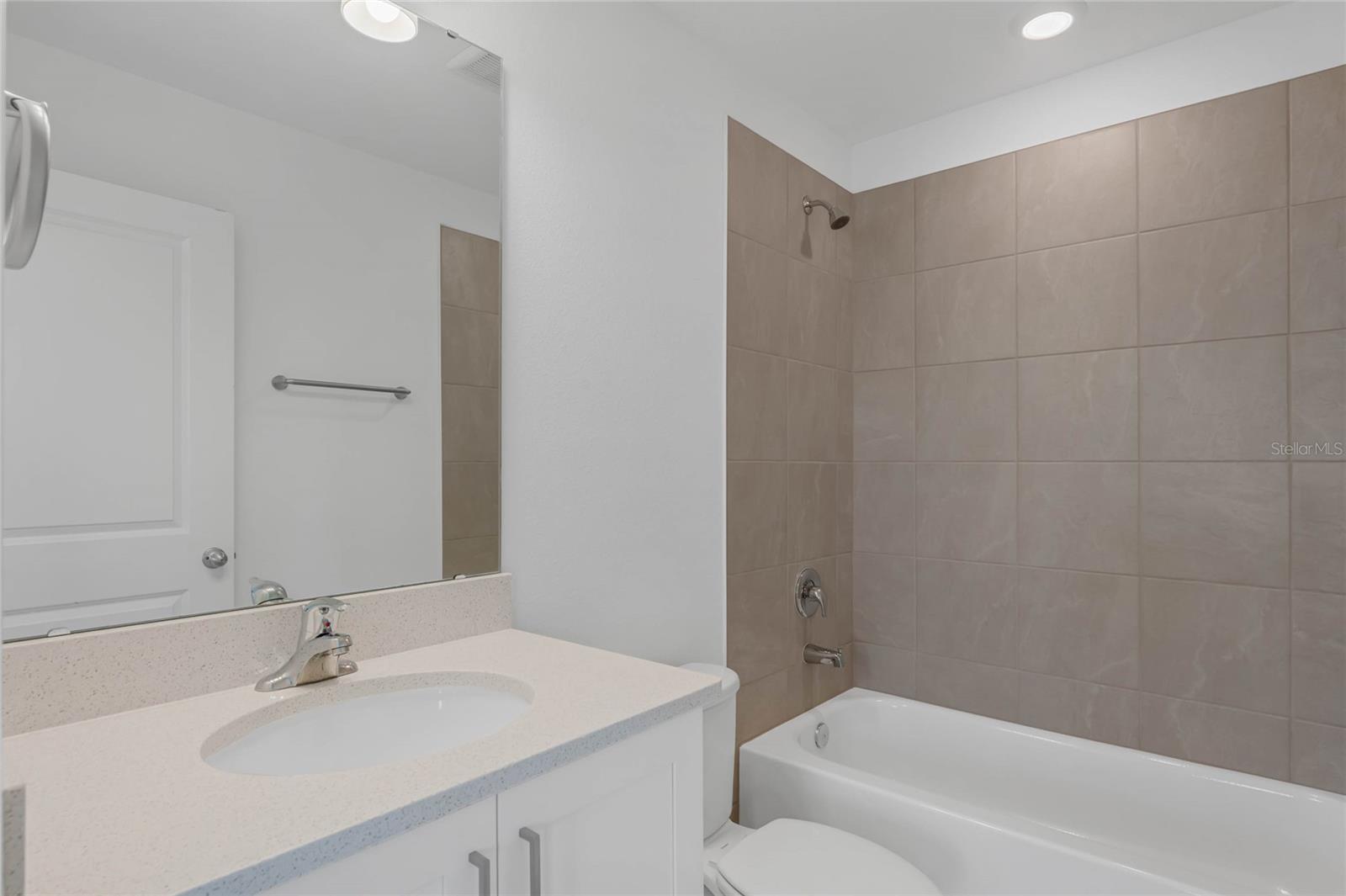 LAUREATE PARK NBRHD CENTER PH 3 - Residential