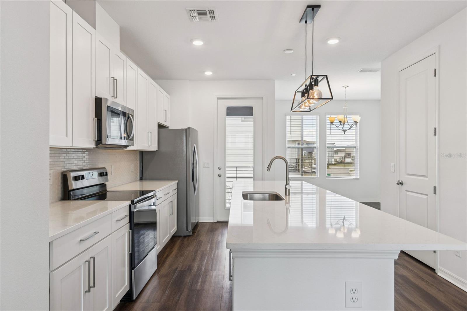 LAUREATE PARK NBRHD CENTER PH 3 - Residential