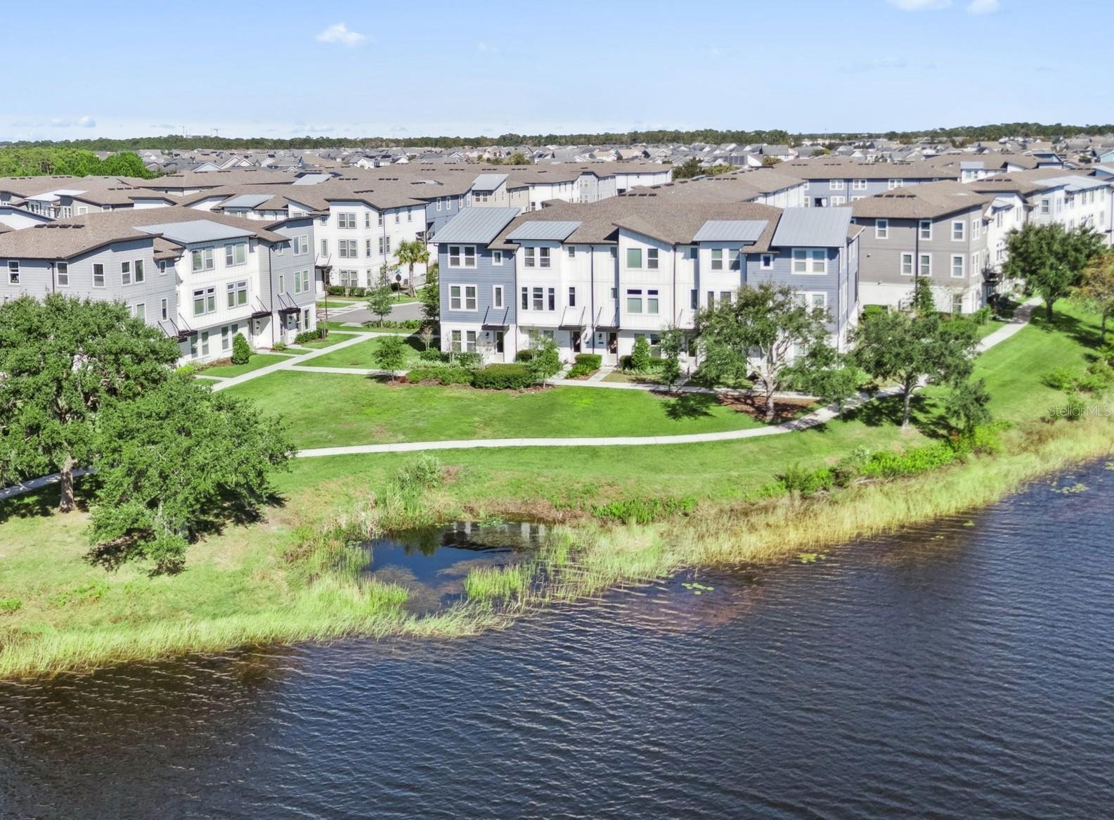 LAUREATE PARK NBRHD CENTER PH 3 - Residential