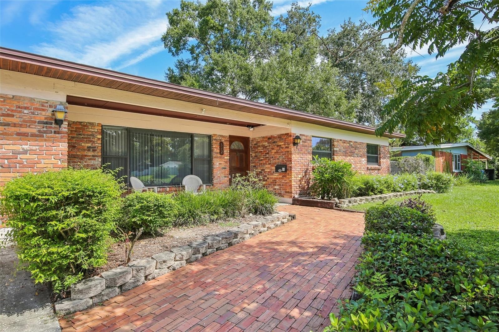 512 WHITE OAK AVENUE