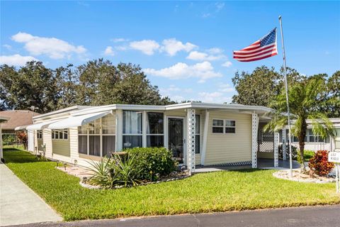 A home in AUBURNDALE