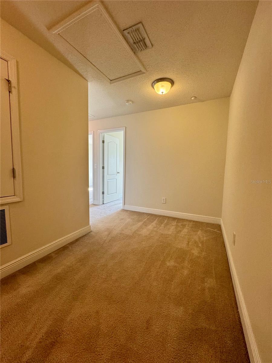 ALOMA TRAILS - Residential Lease