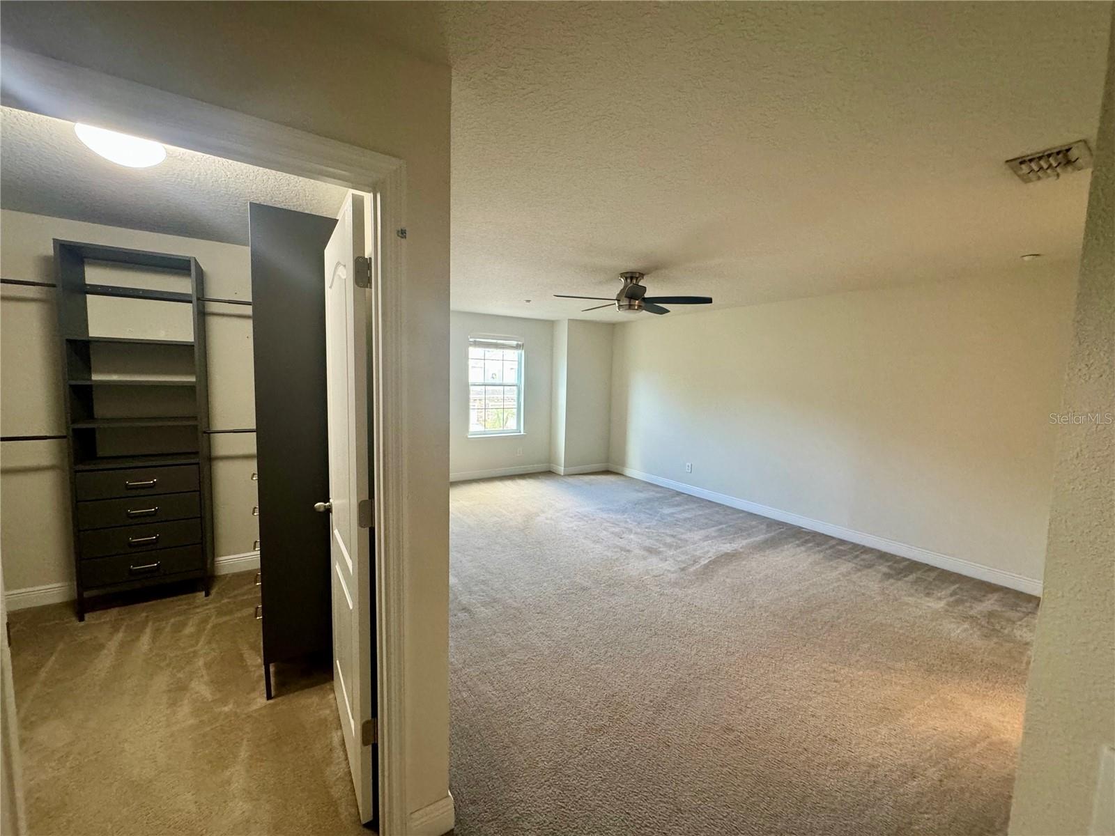 ALOMA TRAILS - Residential Lease