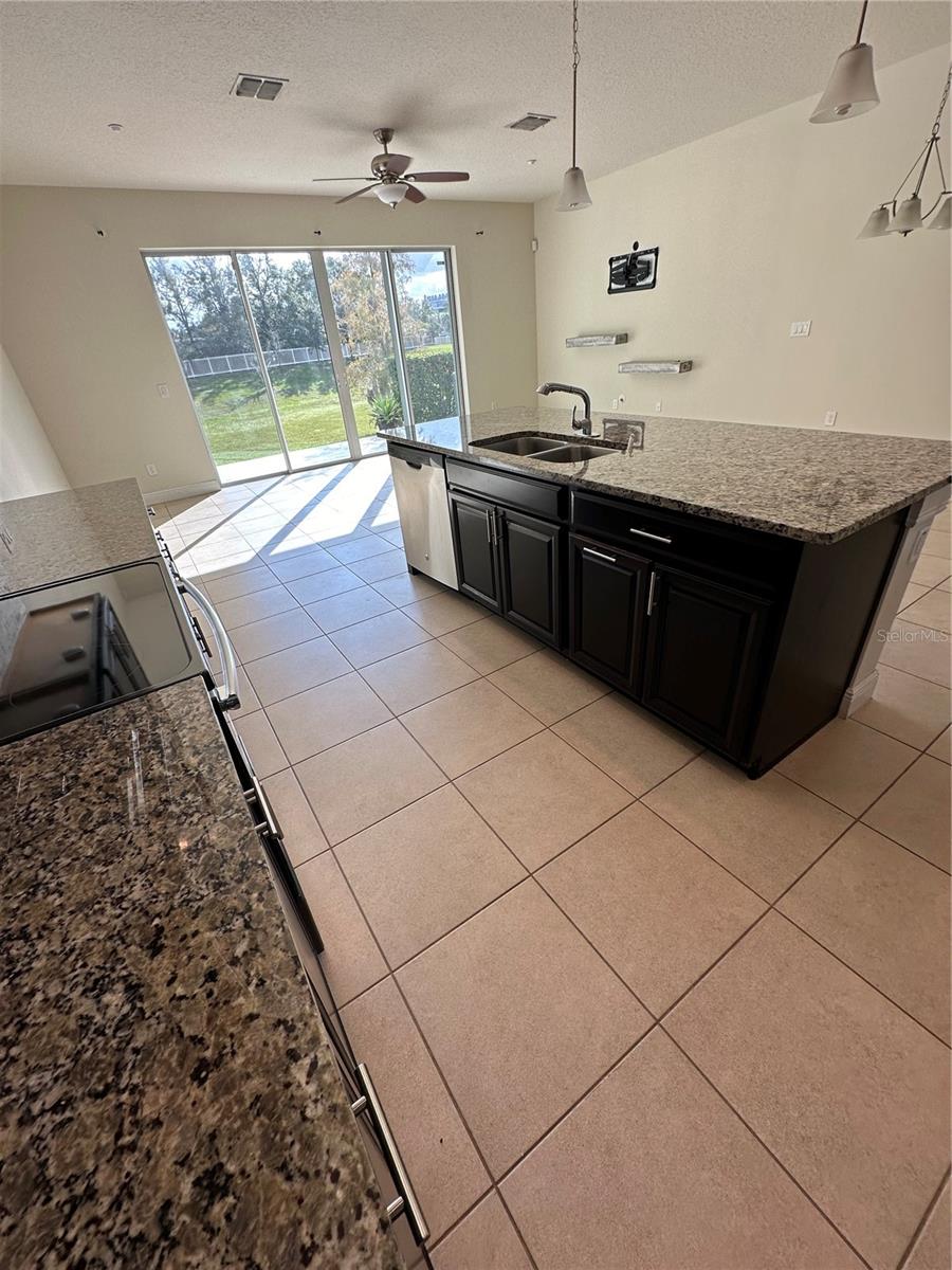 ALOMA TRAILS - Residential Lease