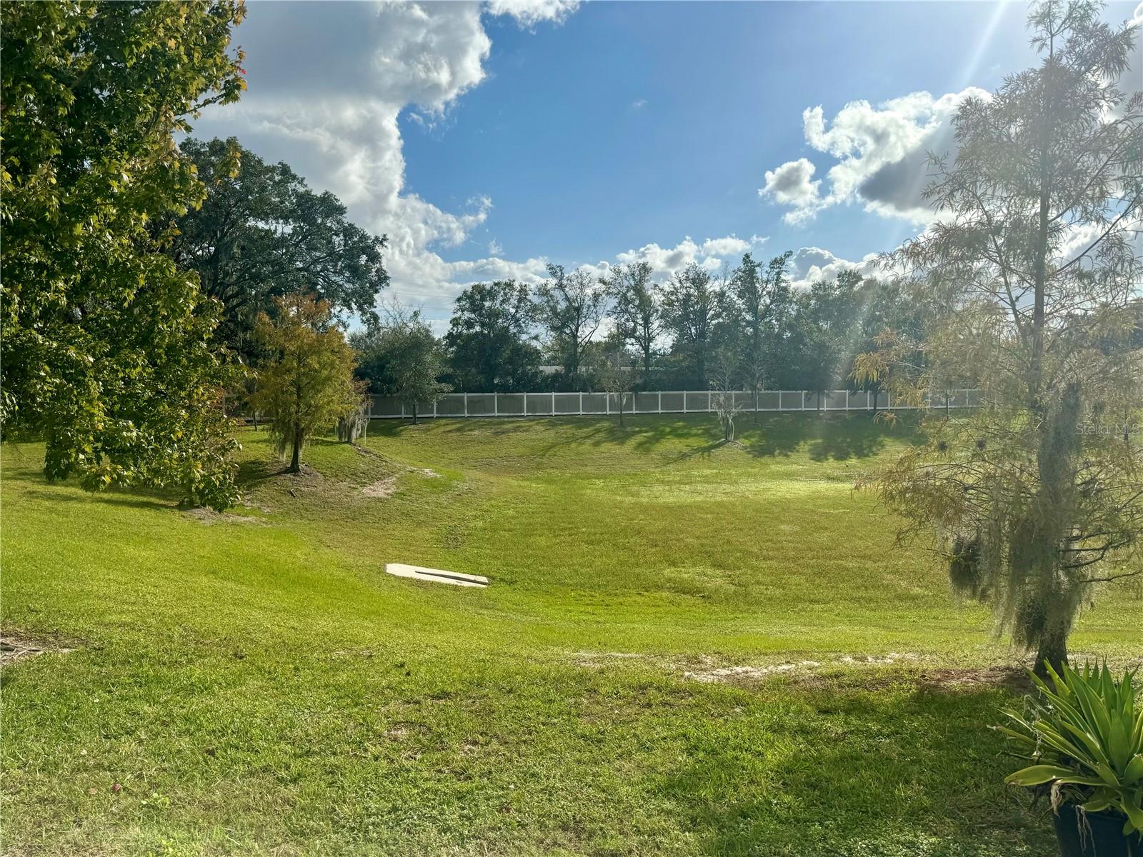 ALOMA TRAILS - Residential Lease