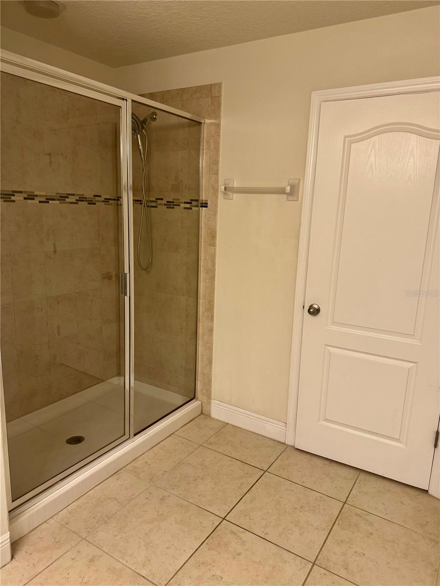 ALOMA TRAILS - Residential Lease