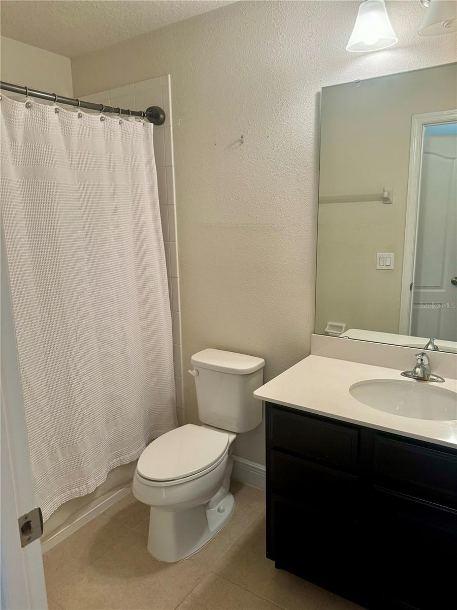 ALOMA TRAILS - Residential Lease