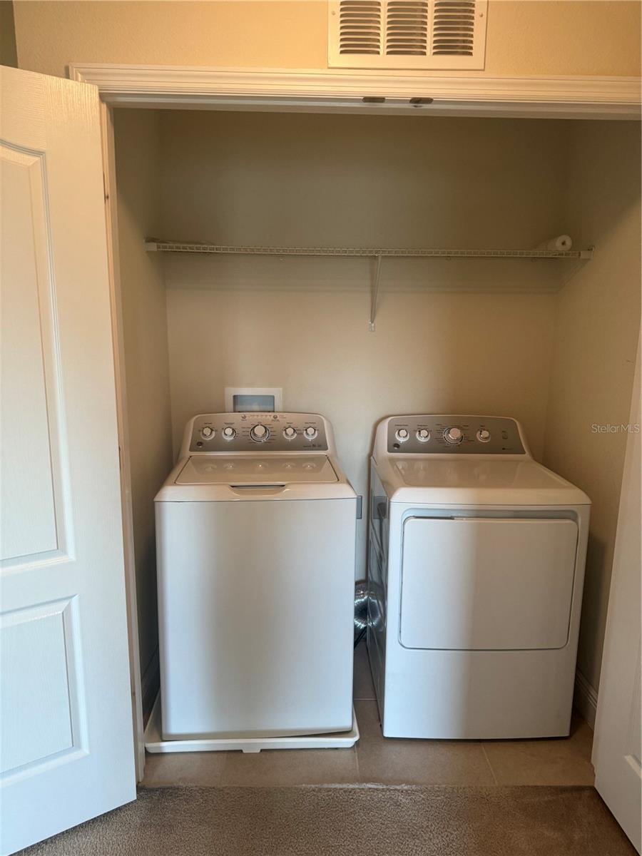 ALOMA TRAILS - Residential Lease