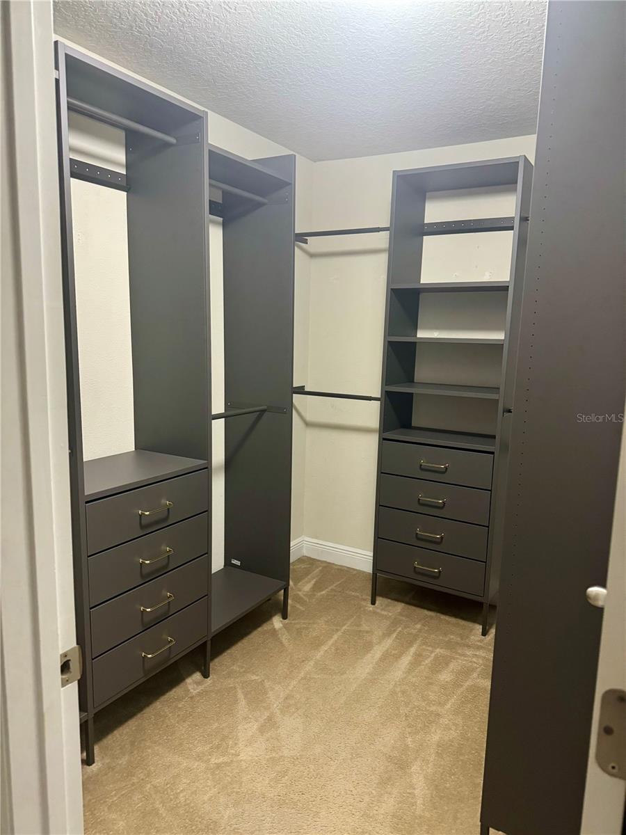 ALOMA TRAILS - Residential Lease