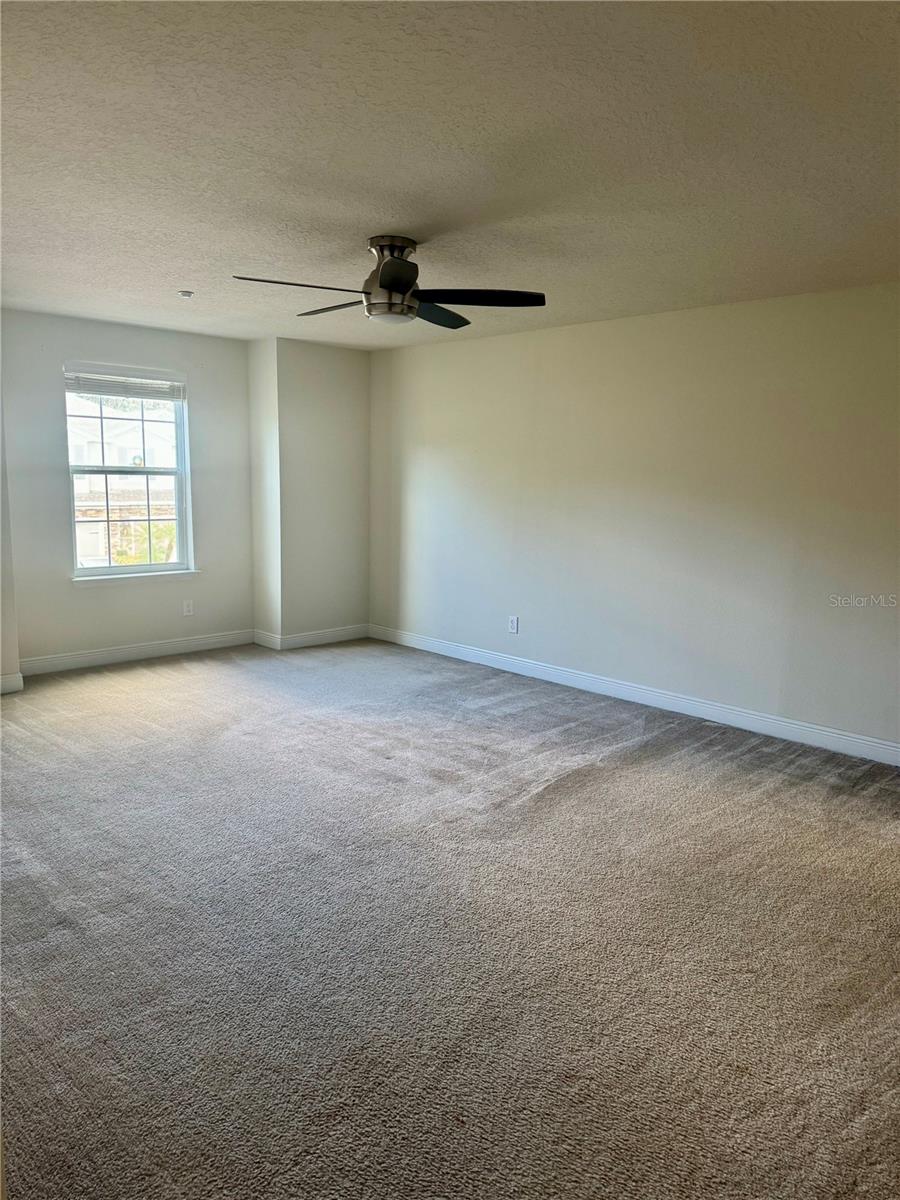 ALOMA TRAILS - Residential Lease