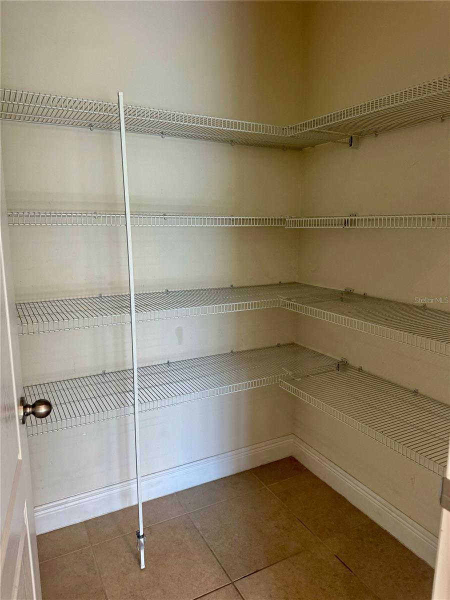 ALOMA TRAILS - Residential Lease