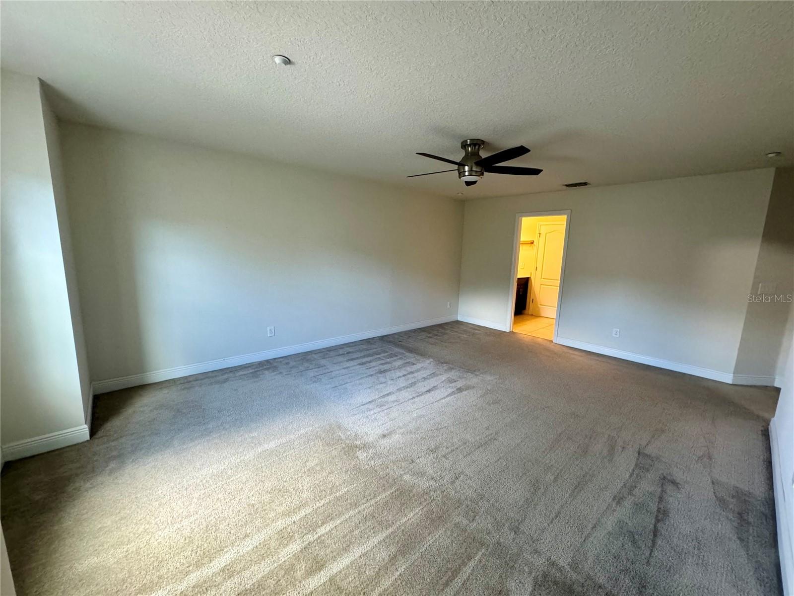 ALOMA TRAILS - Residential Lease