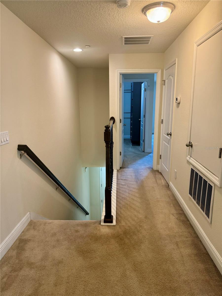 ALOMA TRAILS - Residential Lease