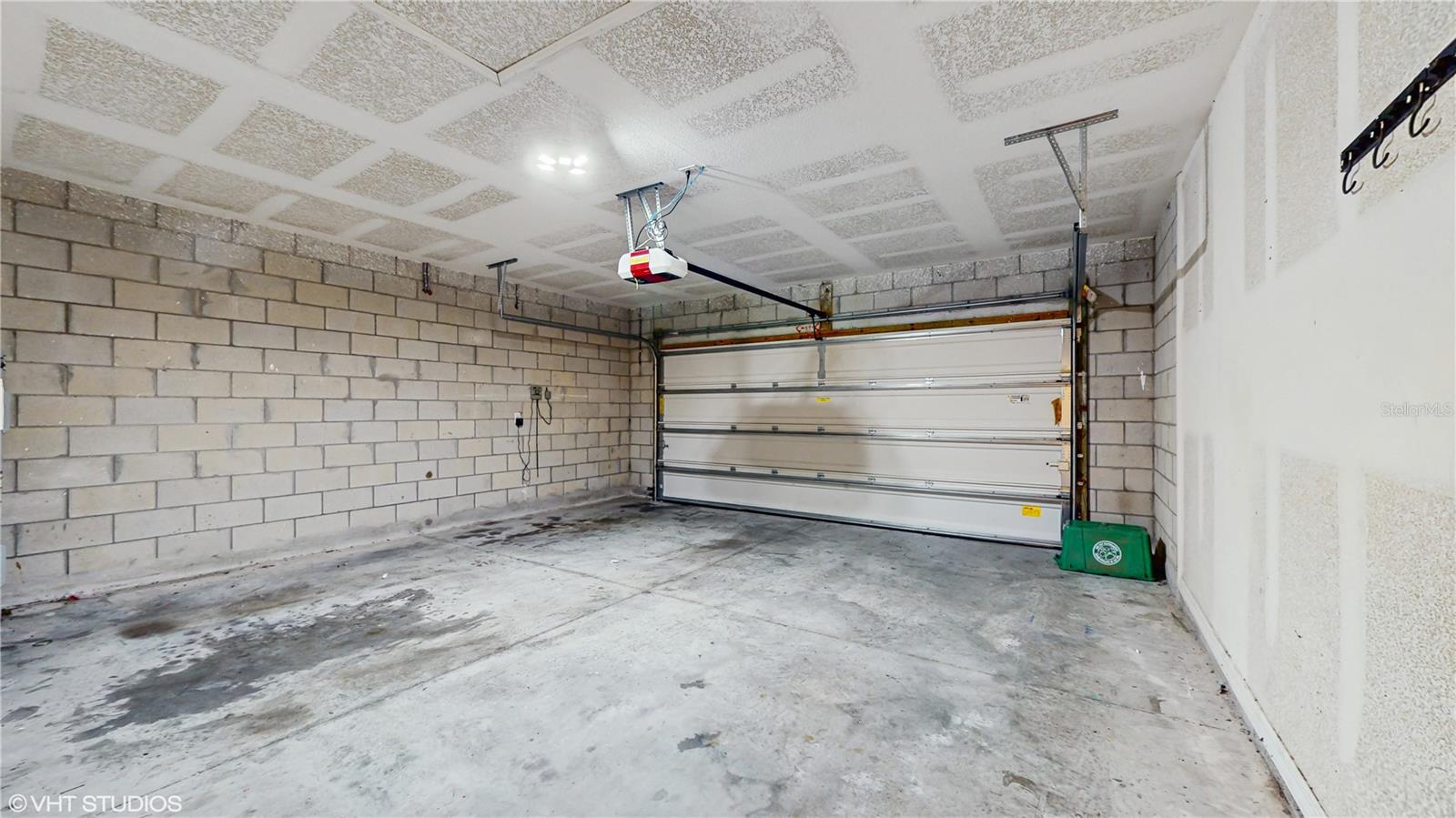 COASTAL WOODS UN A2 - Residential Lease