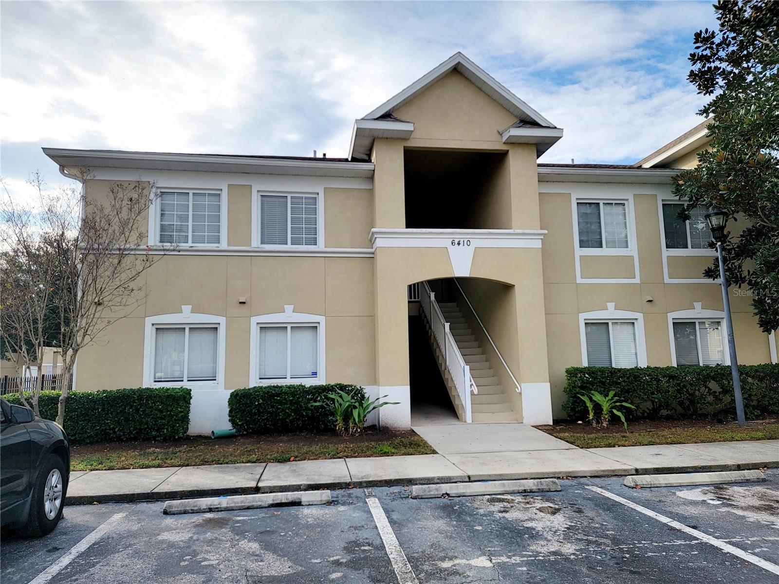 VILLAGES OF BLOOMINGDALE CONDO - Residential