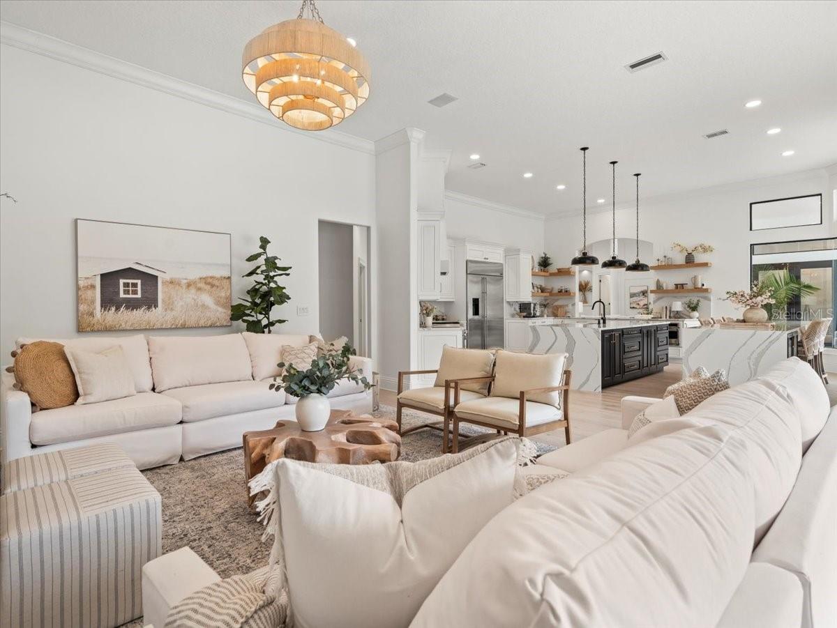 LAKESIDE POINT - Residential