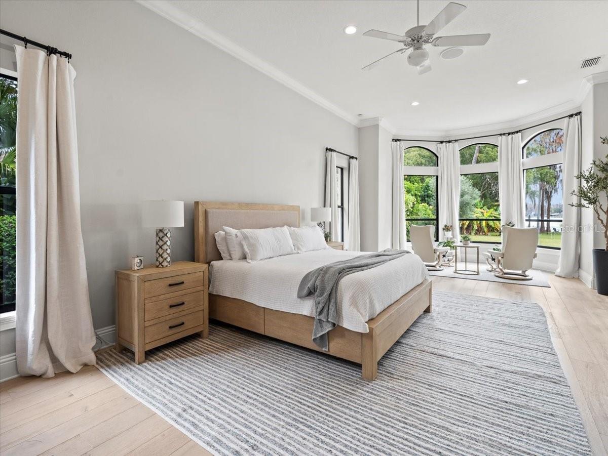 LAKESIDE POINT - Residential