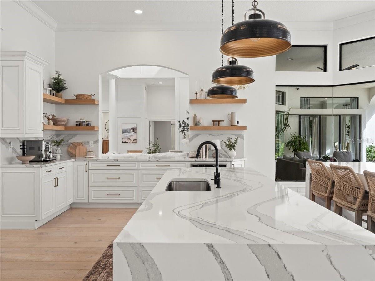 LAKESIDE POINT - Residential