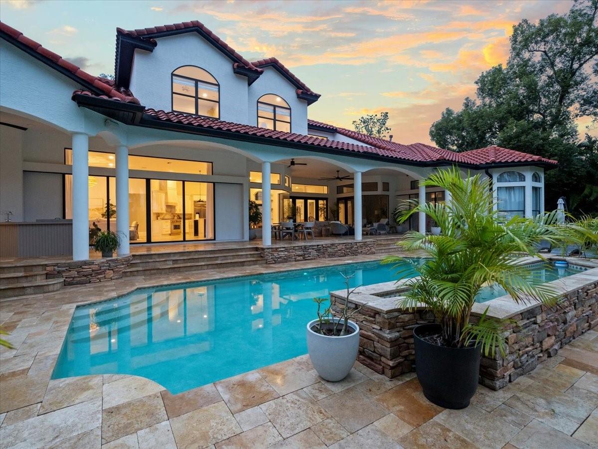 LAKESIDE POINT - Residential