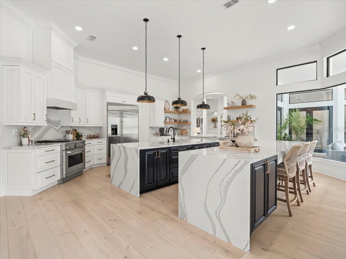 LAKESIDE POINT - Residential